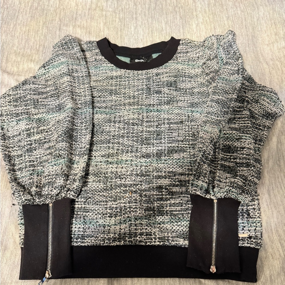DKNY sweater XS